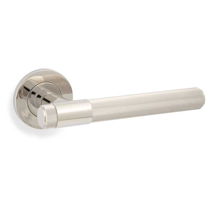 Kingston Reeded lever on Round Rose - Image 4