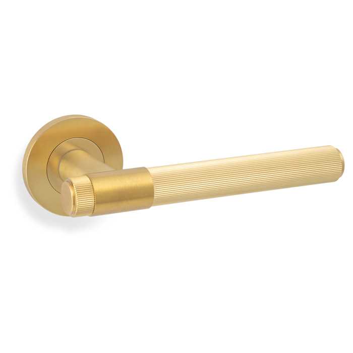 Kingston Reeded lever on Round Rose - Image 5